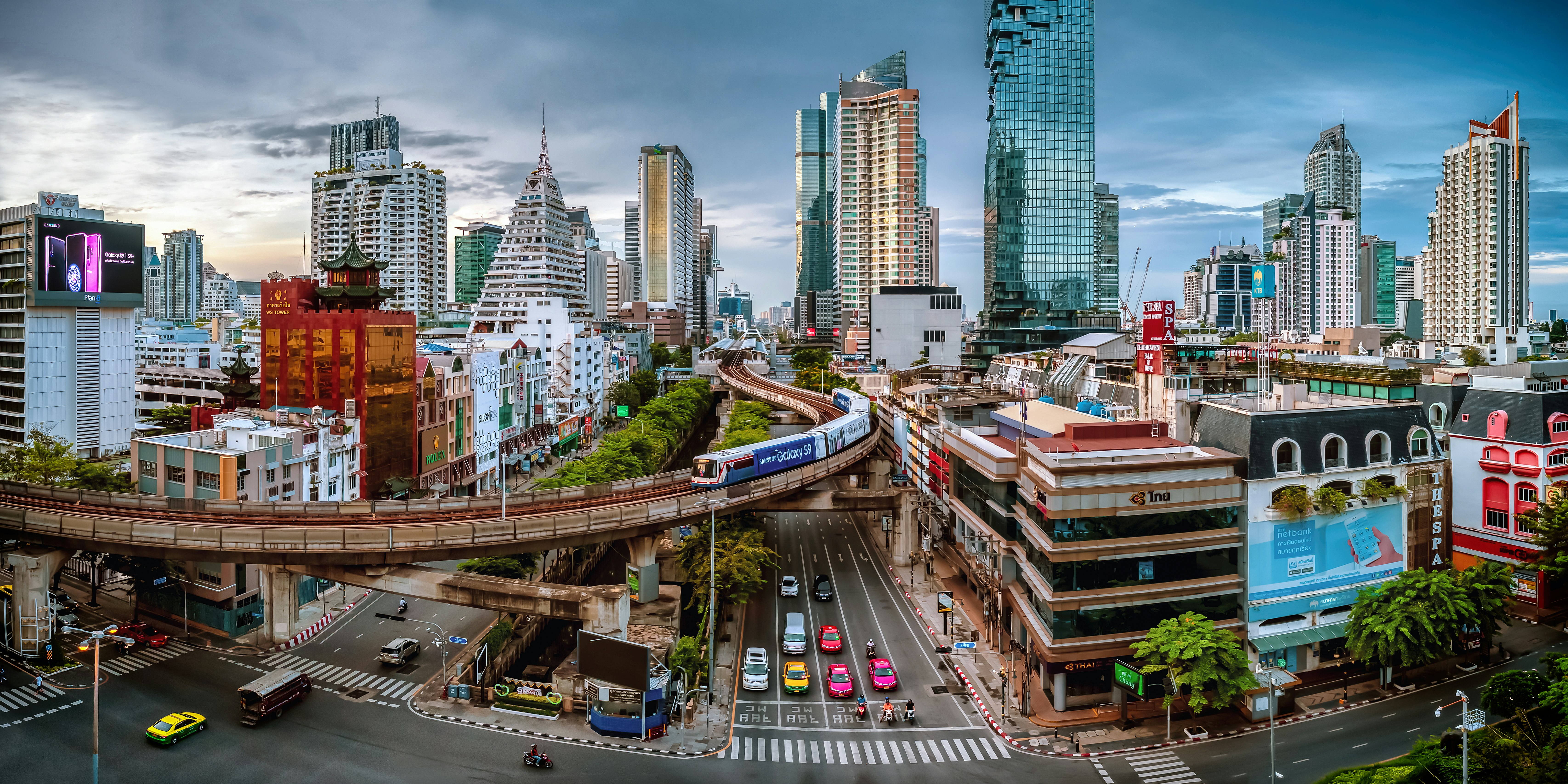 Holiday Inn Bangkok Silom 67/74