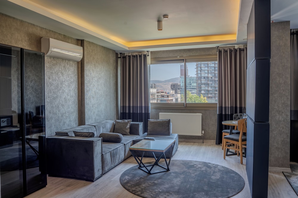 Marlen Hotel Bayrakli 33/48