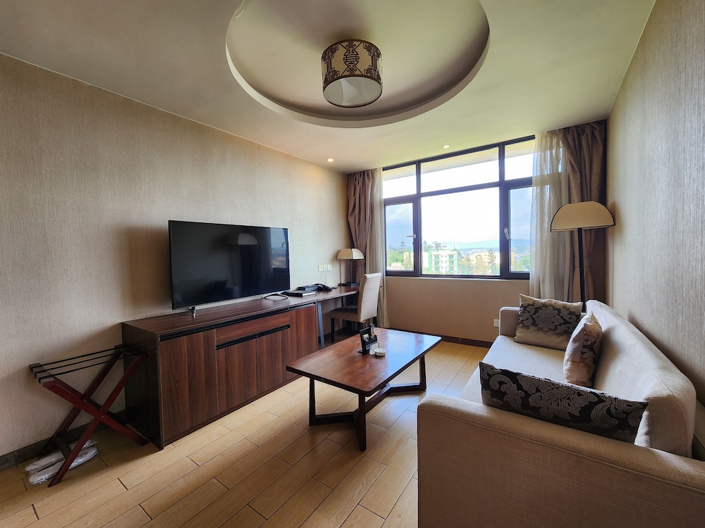 Dmall Hotel 30/50