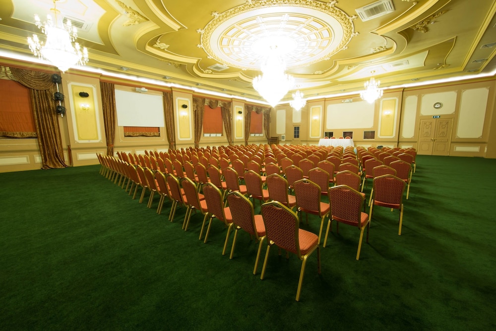 QAFQAZ RESORT HOTEL 45/50