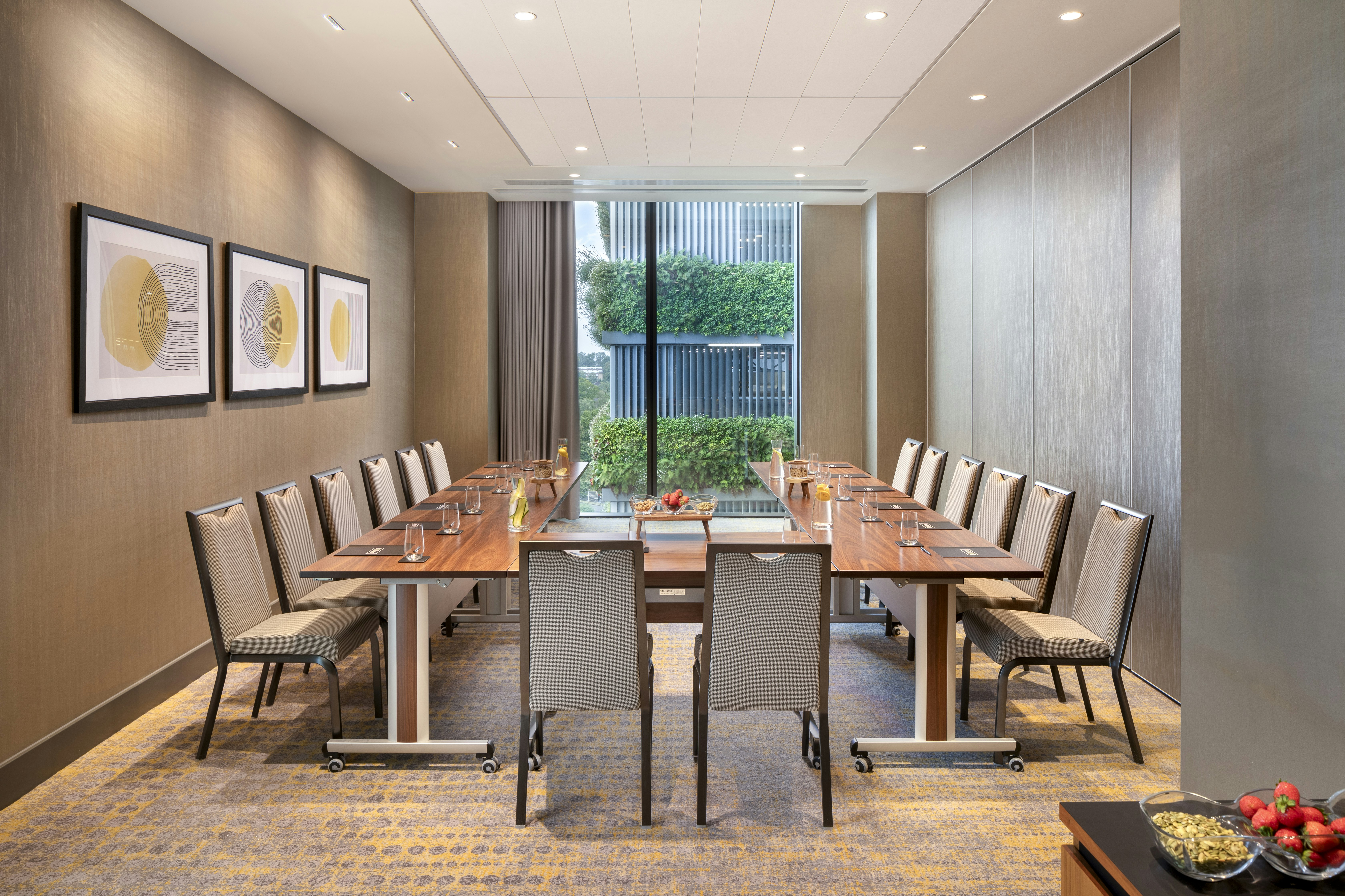 Hilton Woking 45/48