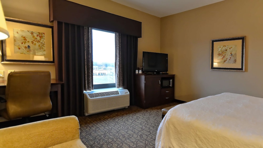 Hampton Inn Geneseo 13/54