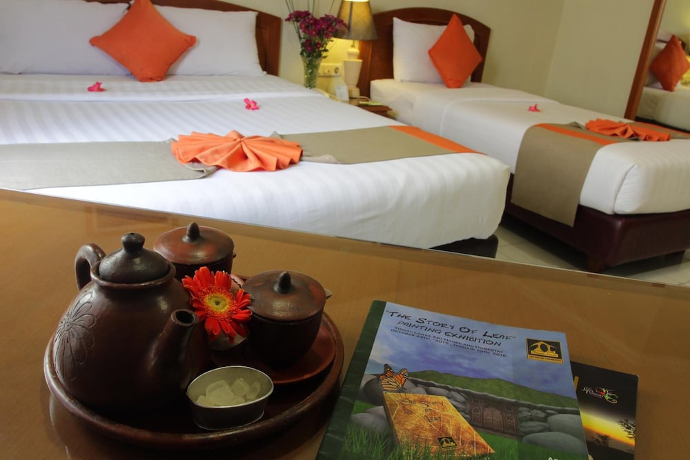 Hotel Catur 23/25