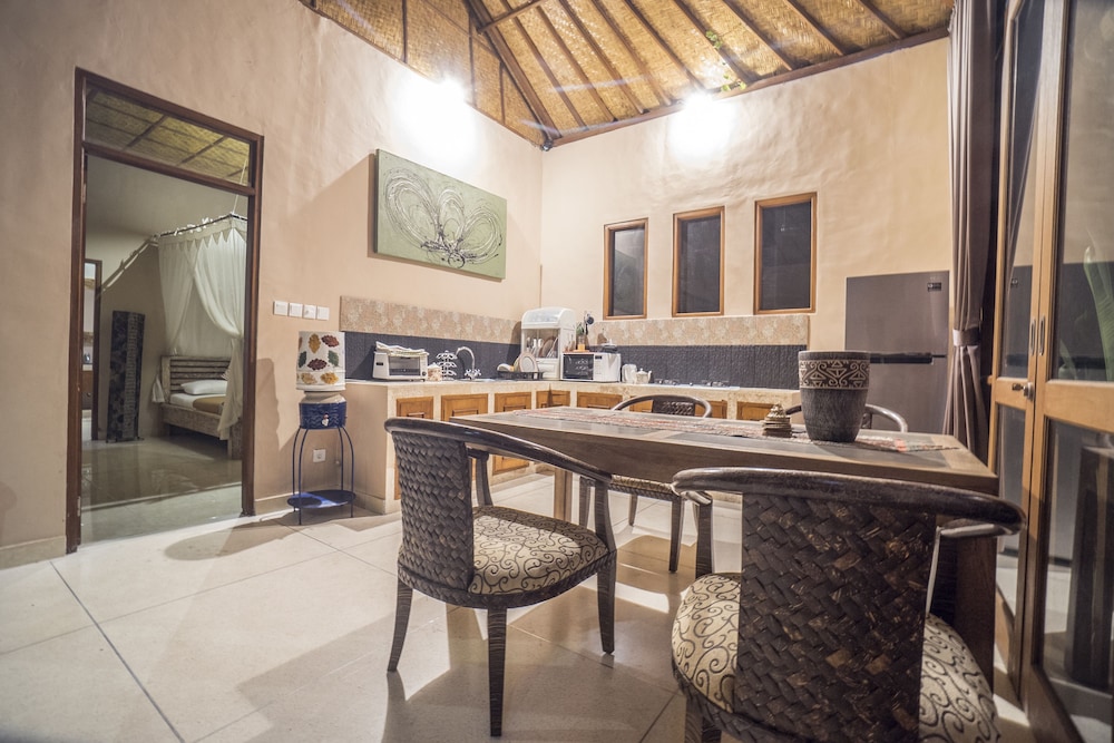 Gajah Biru Bungalows 35/50