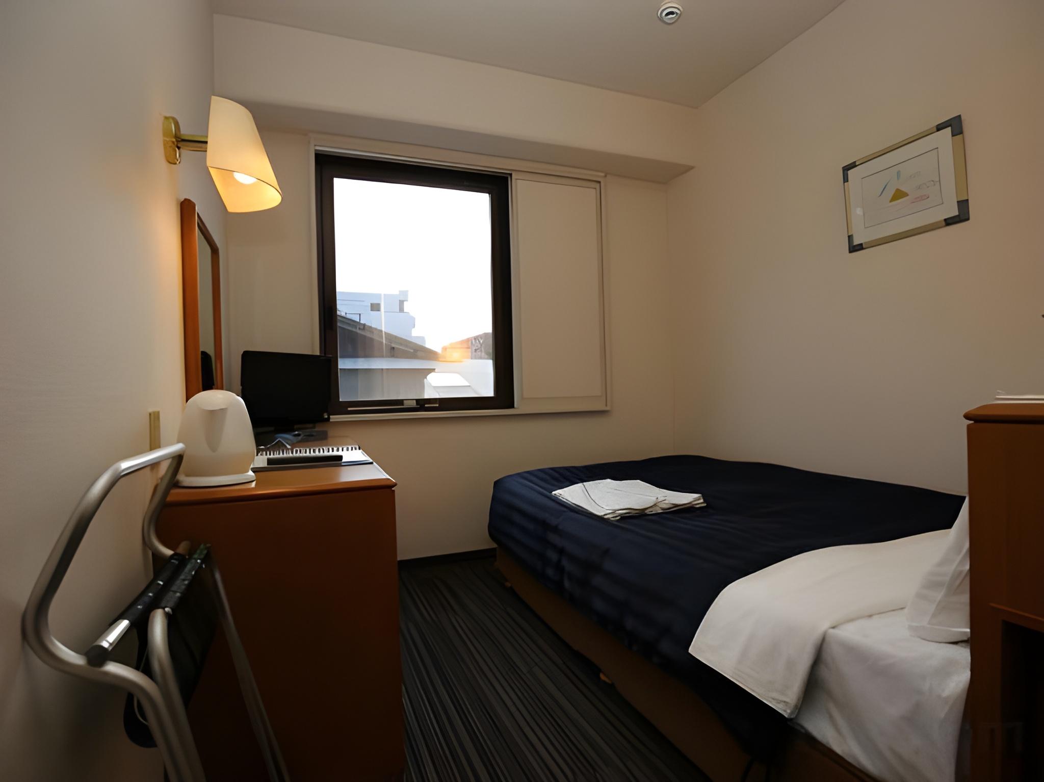 Semi Room, Double Bed
