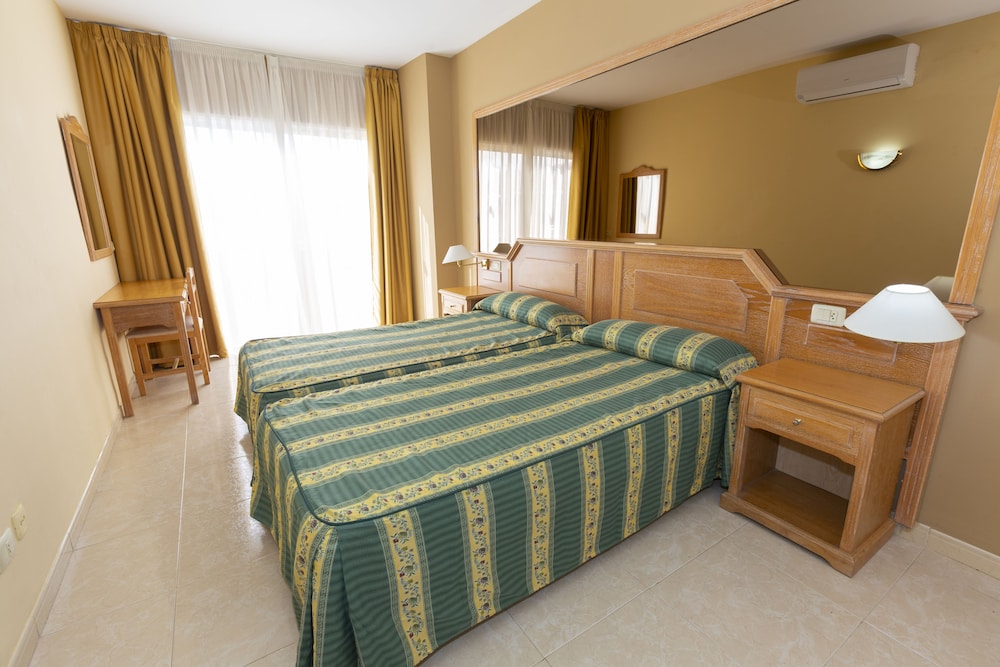 Villa De Adeje Beach 18/50