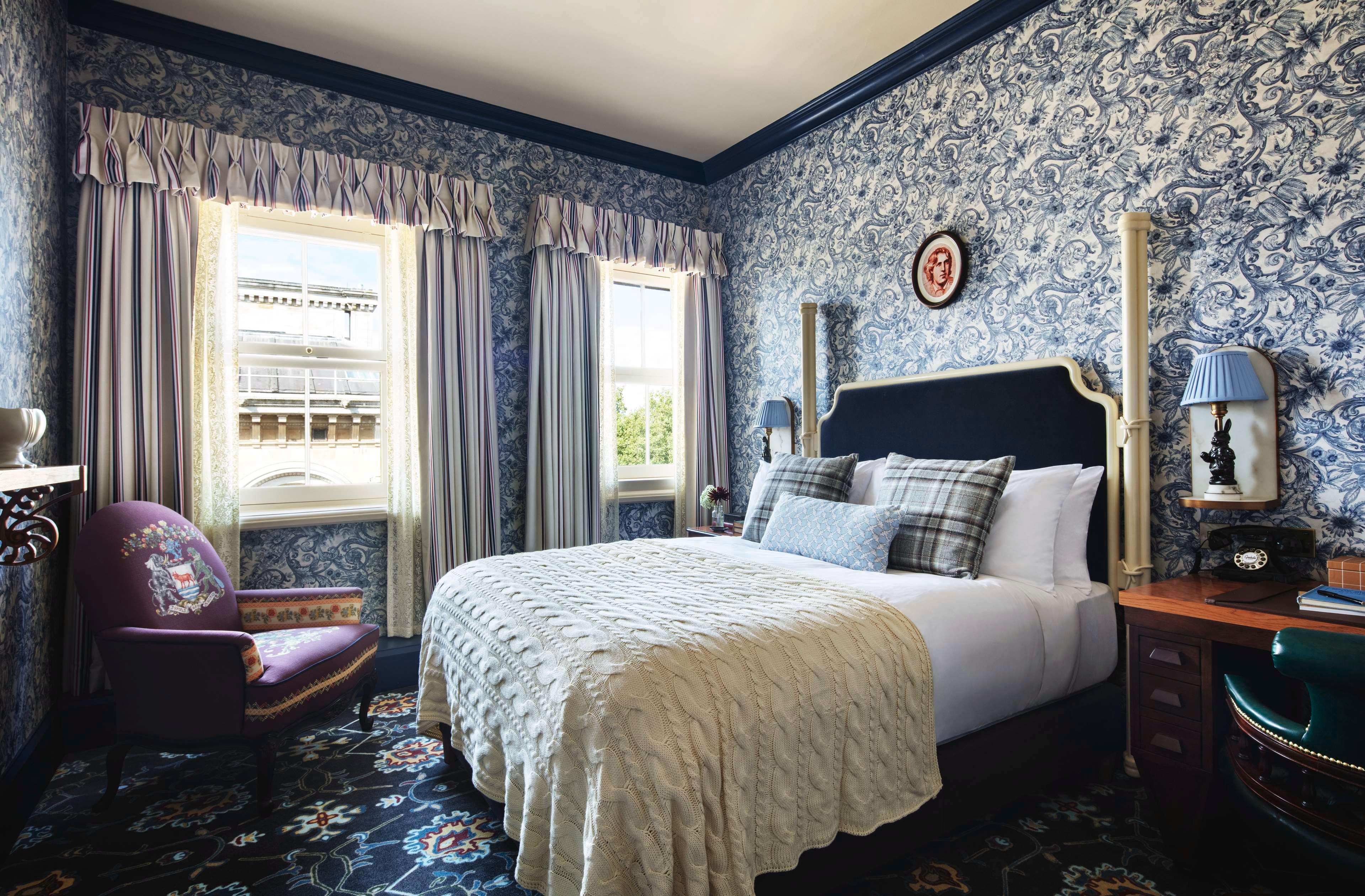HISTORICAL, GRADUATE, DOUBLE BED, WITH VIEW