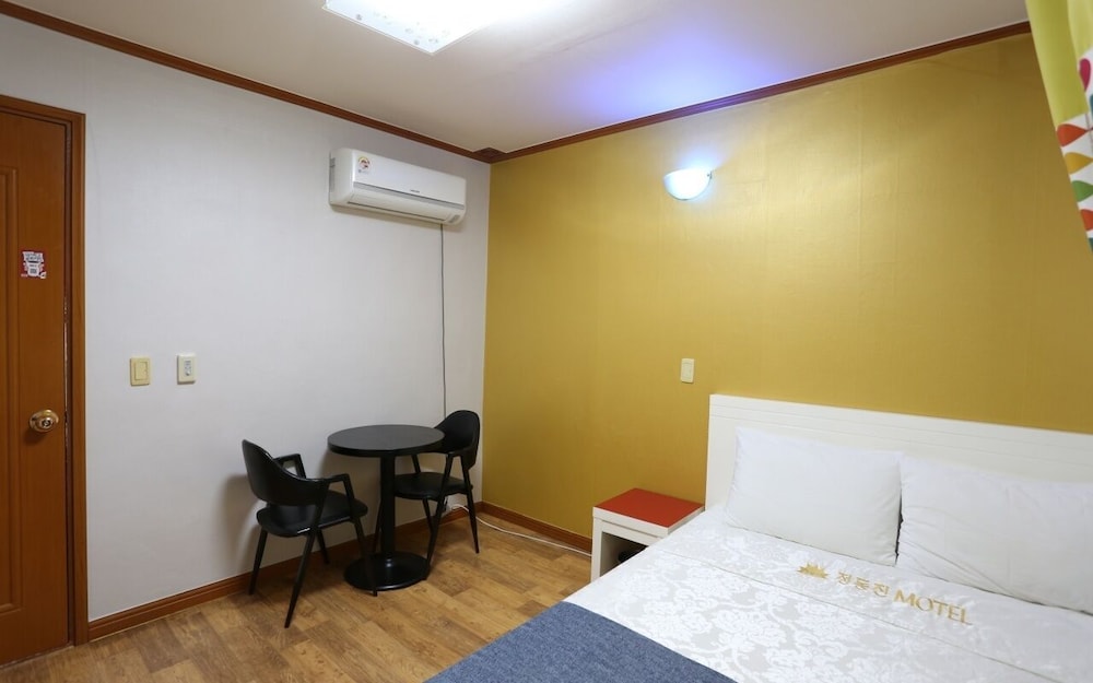 Jeongdongjin Motel 13/25