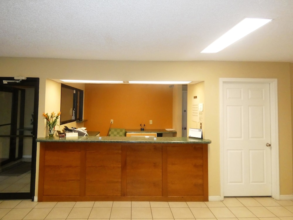 Americas Best Value Inn Montezuma 5/24