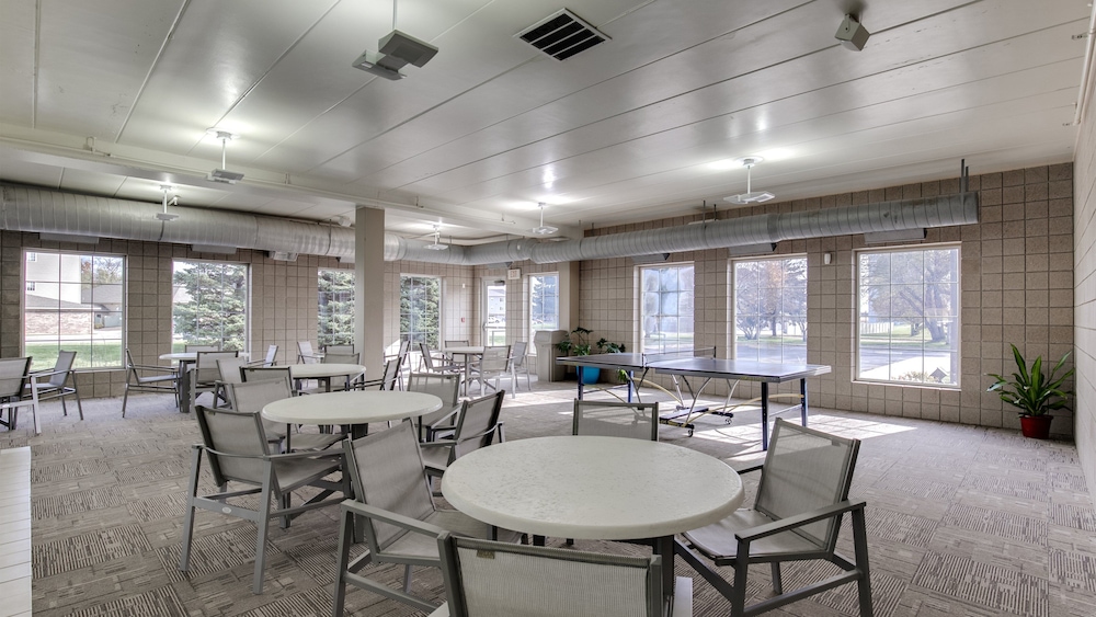 restaurant cafeteria