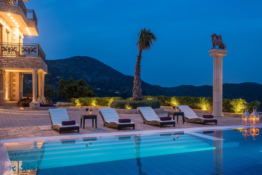 Bella Mare Villa 25/27