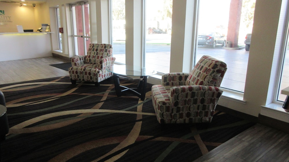 Quality Inn & Suites Fresno Northwest 22/34
