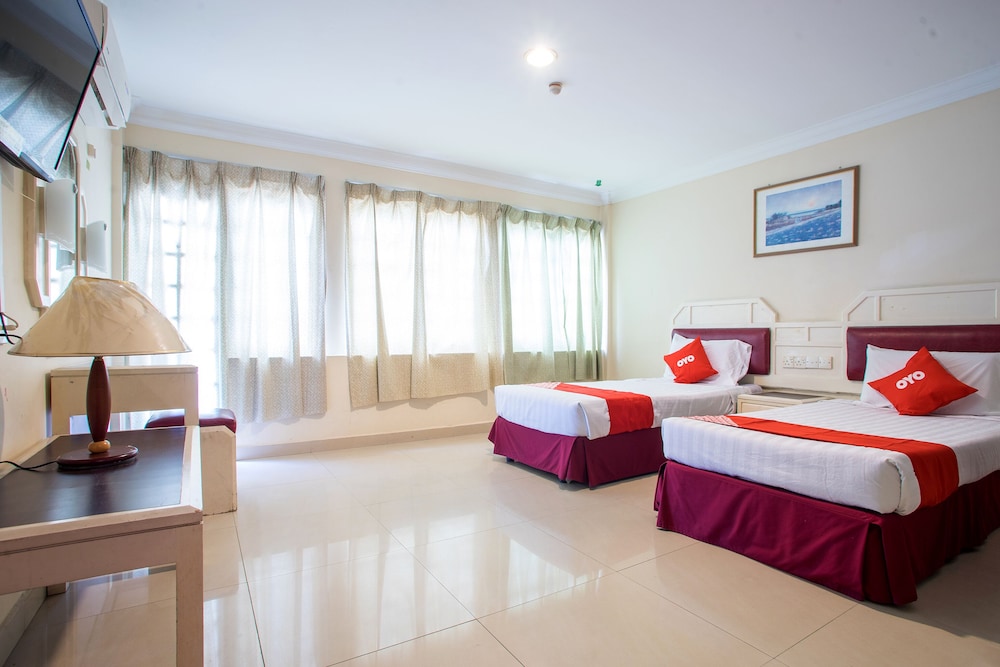 Carlton Star Hotel 23/27