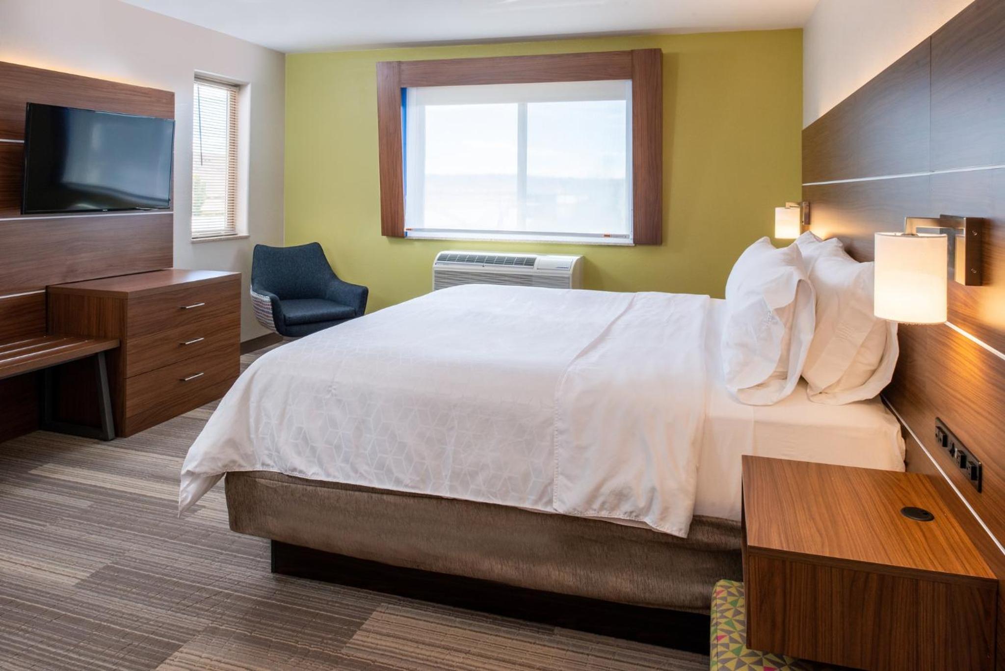 جناح تنفيذي بسرير كينج