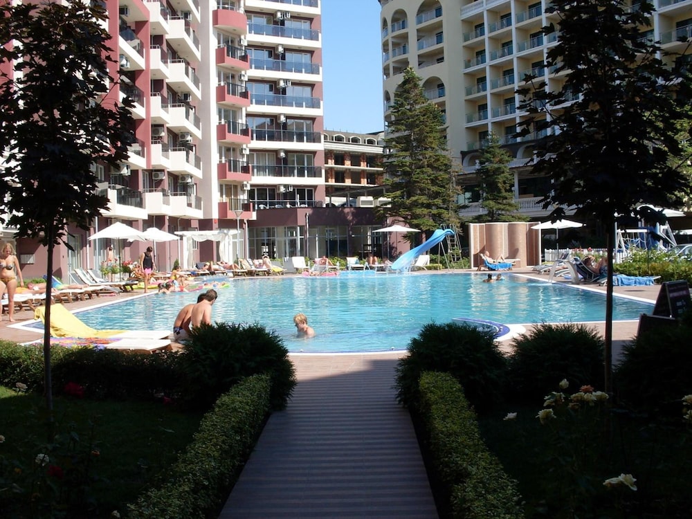 Admiral Plaza 43/50