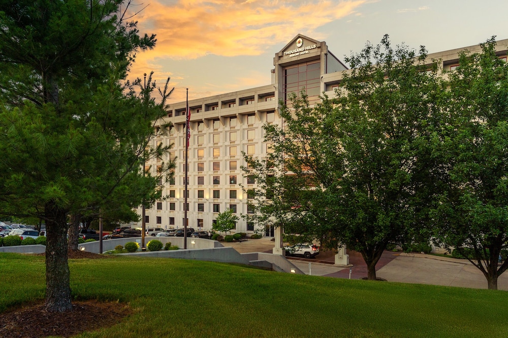 Thousand Hills Resort Hotel 47/50