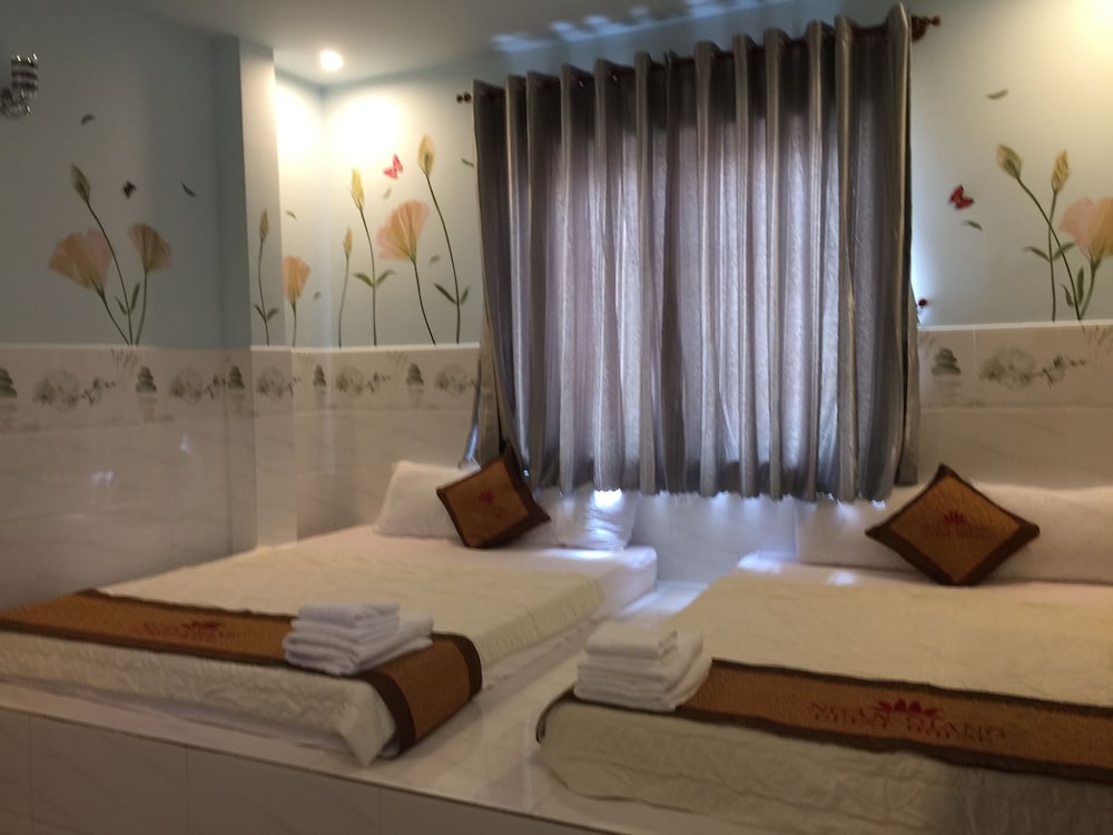 Ngan Giang Guest House 39/65