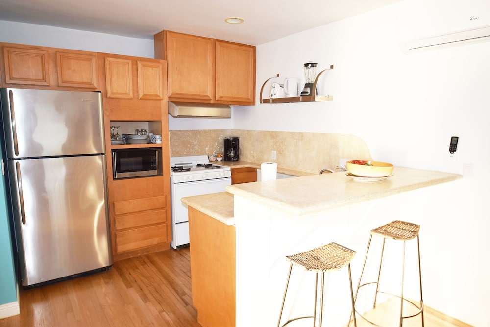 Malibu Beach Paradise Apartments 8/50