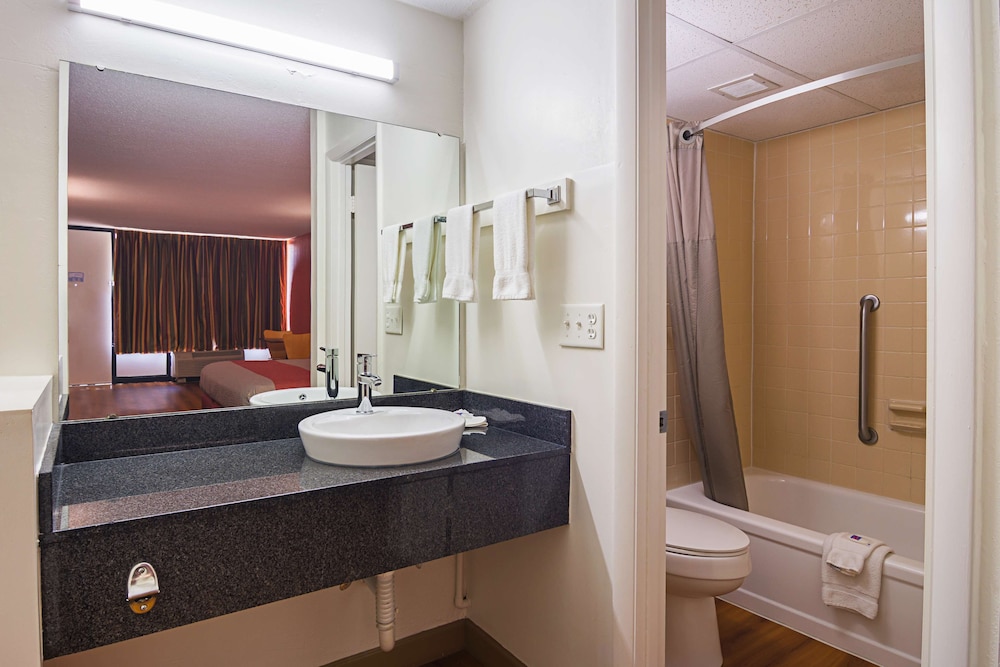 Motel6 Cleveland, TN 38/40
