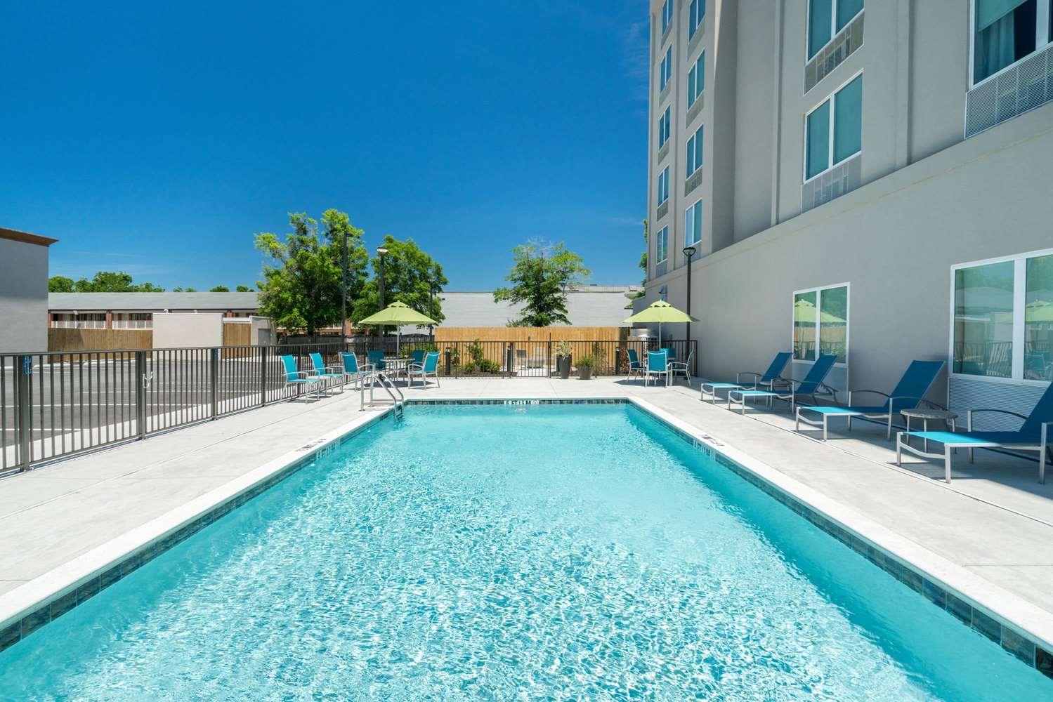 La Quinta Inn Suites By Wyndham Mobile 67/70
