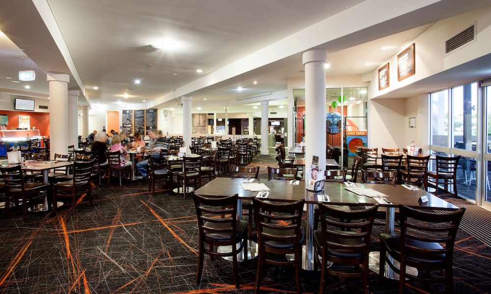 Vale Hotel 31/42