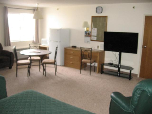 Little Bear Motel 29/43