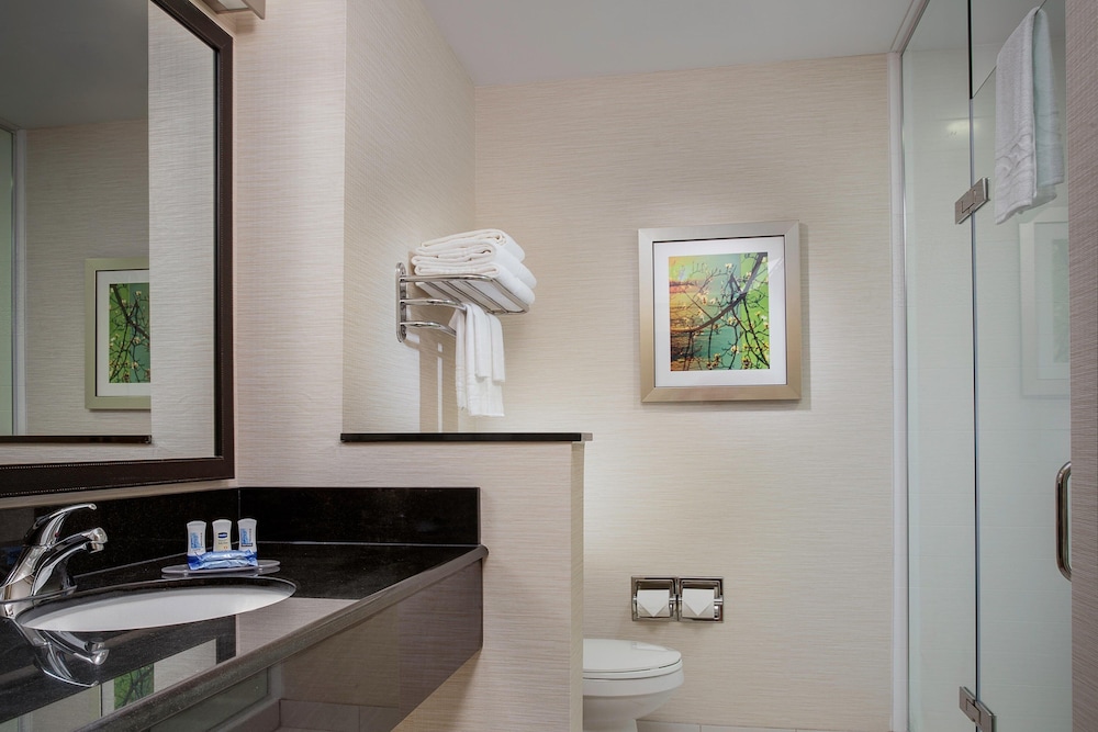 Fairfield Inn and Suites Columbus Marysville 18/19