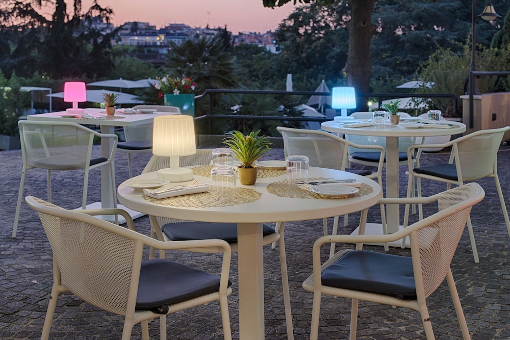 NH Roma Villa Carpegna 46/59