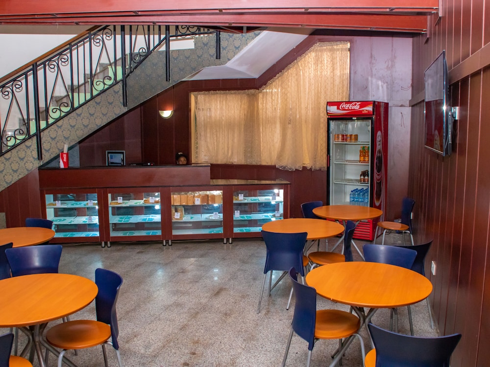 Denis Hotel 51/64
