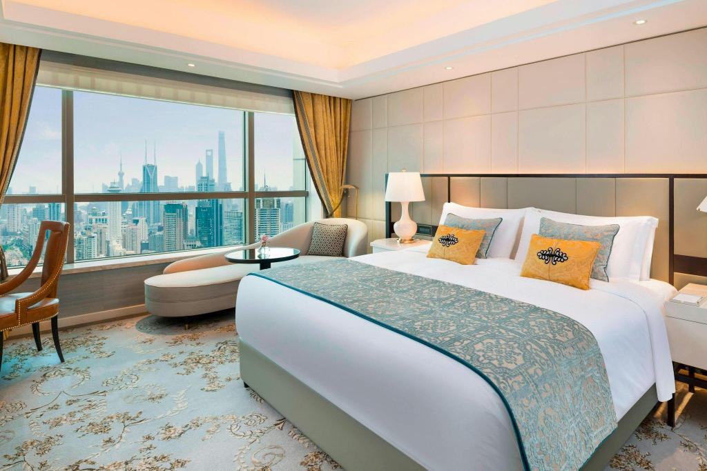 Manor, Guest Room, King Bed, City View, High Floor