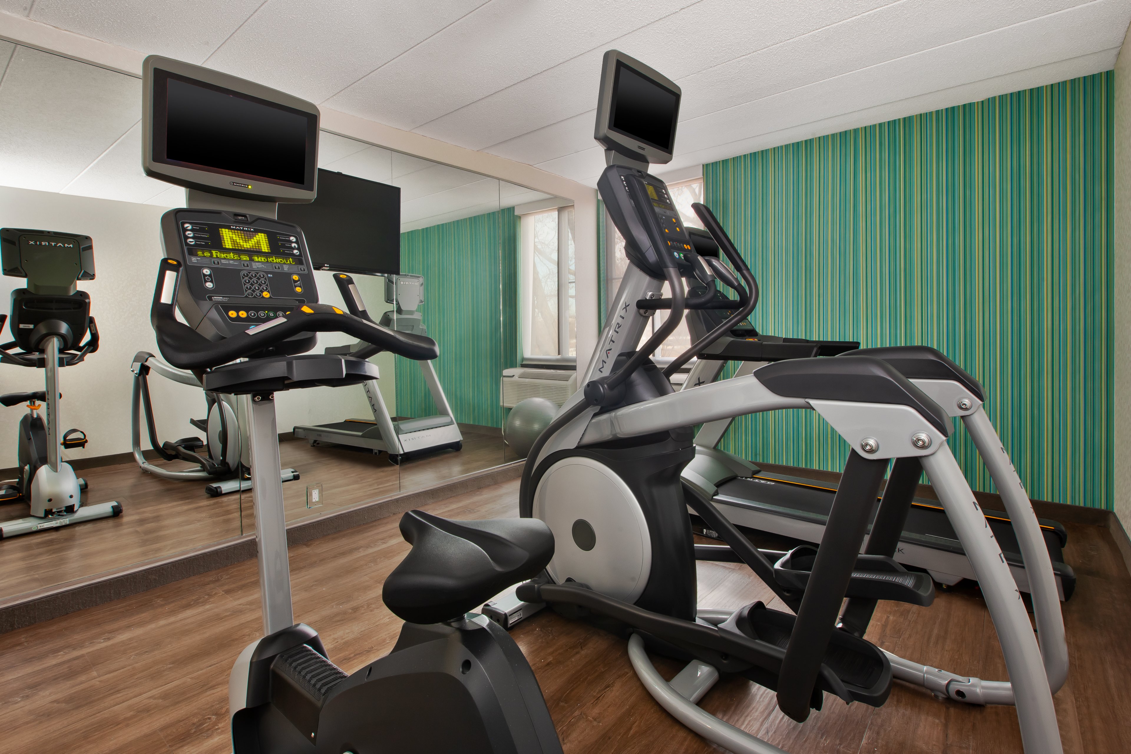 Holiday Inn Express Fairfax - Arlington Boulevard 33/44