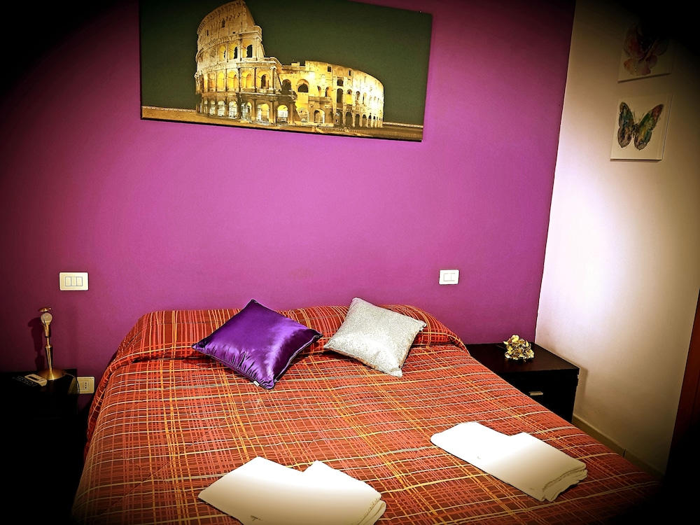 ROOM, TRIPLE