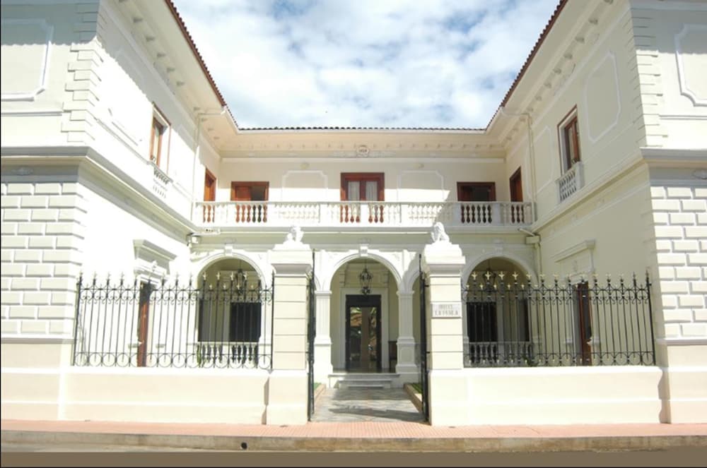Hotel La Perla 2/50