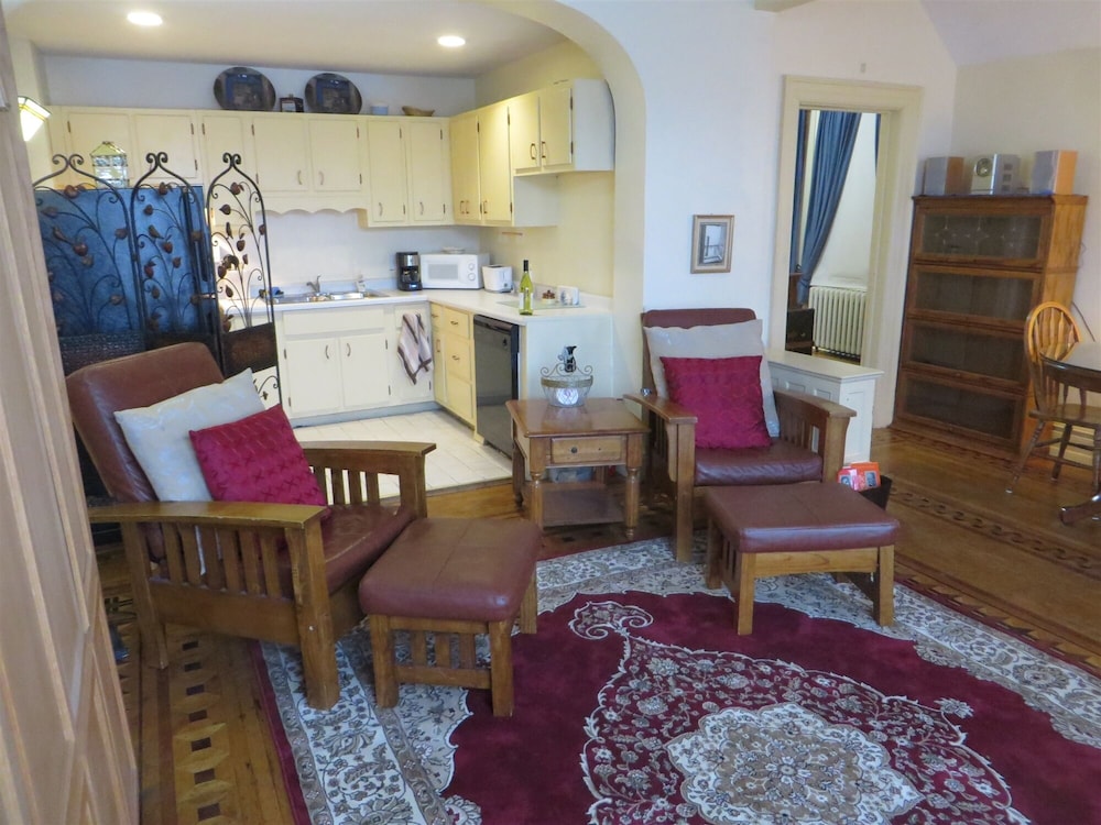 Lasalle Bed Breakfast 44/54