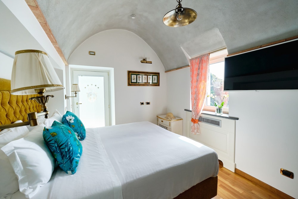 Garden Suite, Queen Bed