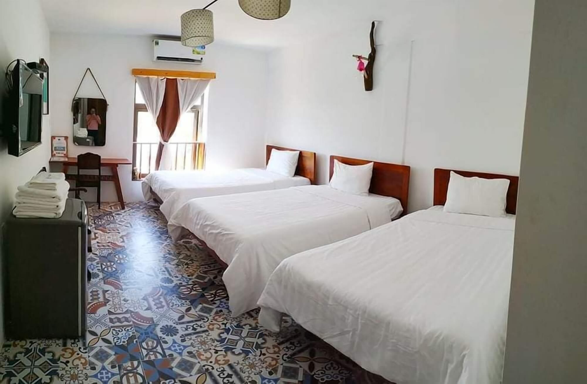 Basic, Triple, 3 Double Beds