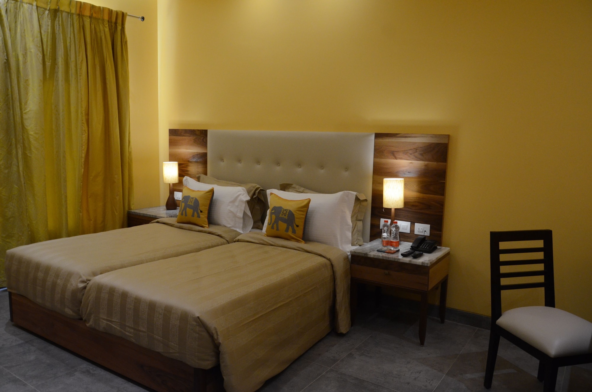 SUPERIOR ROOM