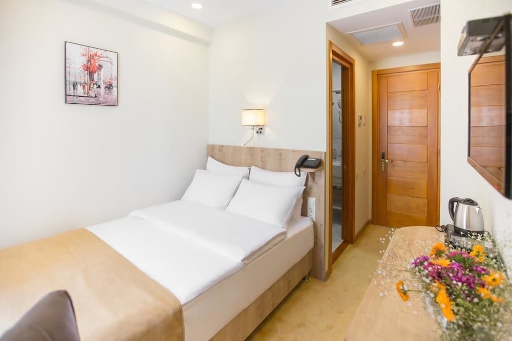 Atrium Boutique Hotel 12/50