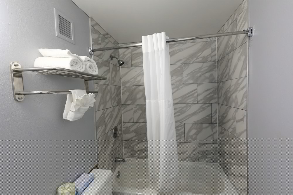 Super 8 By Wyndham Manassas 25/25
