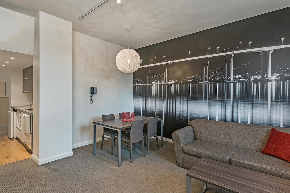 Mantra One Sandy Bay Road Hobart 44/64