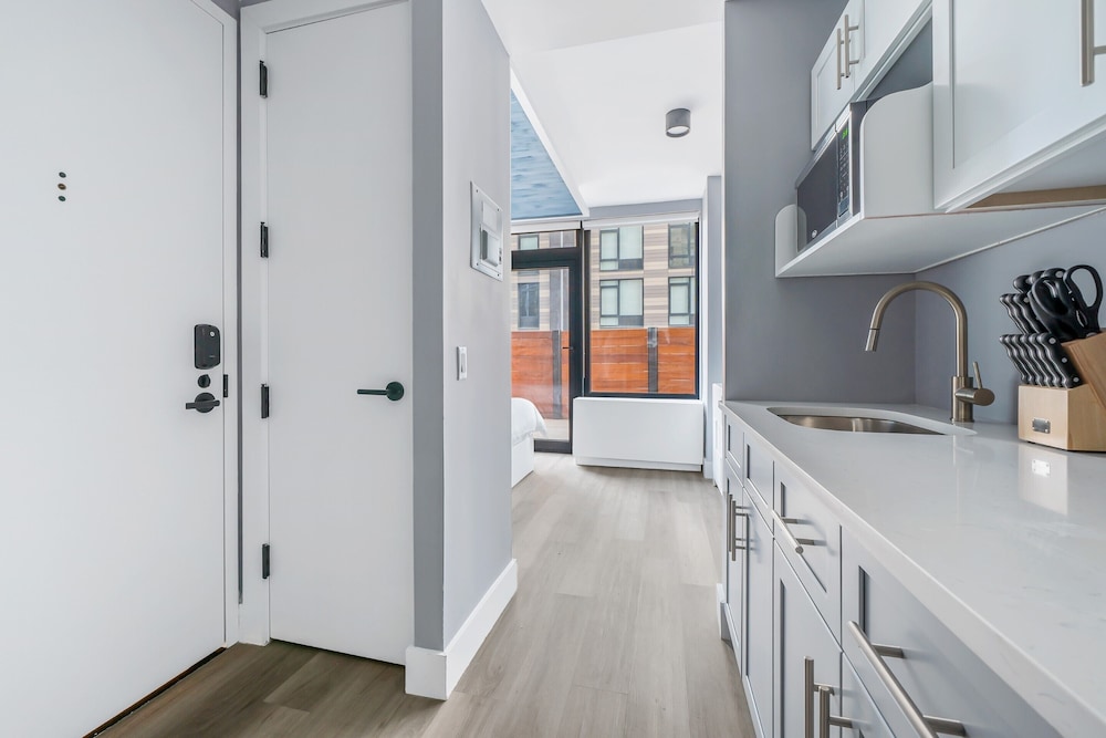 Global Luxury Suites at The Arches 44/50