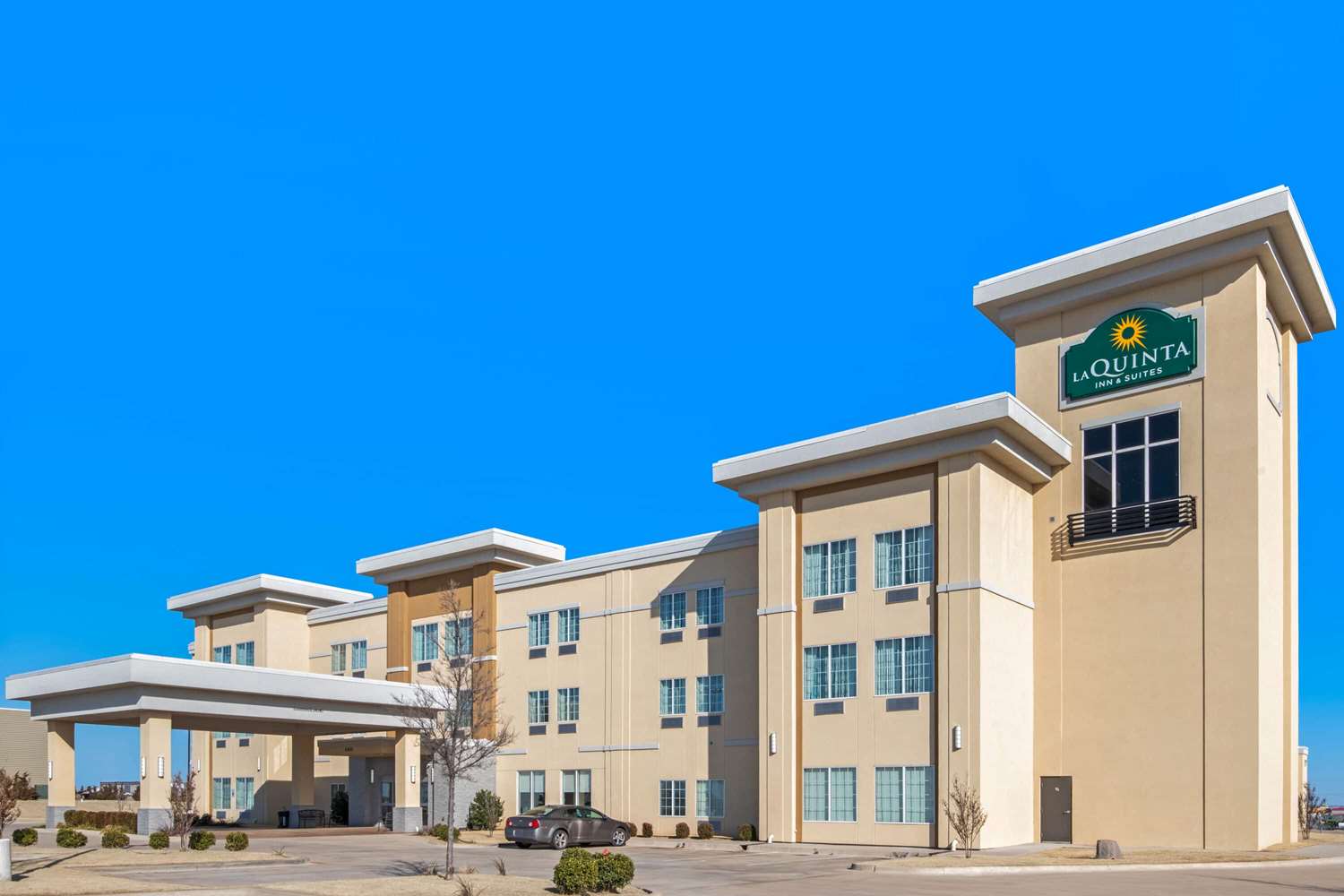 La Quinta Inn & Suites by Wyndham Weatherford OK 2/47
