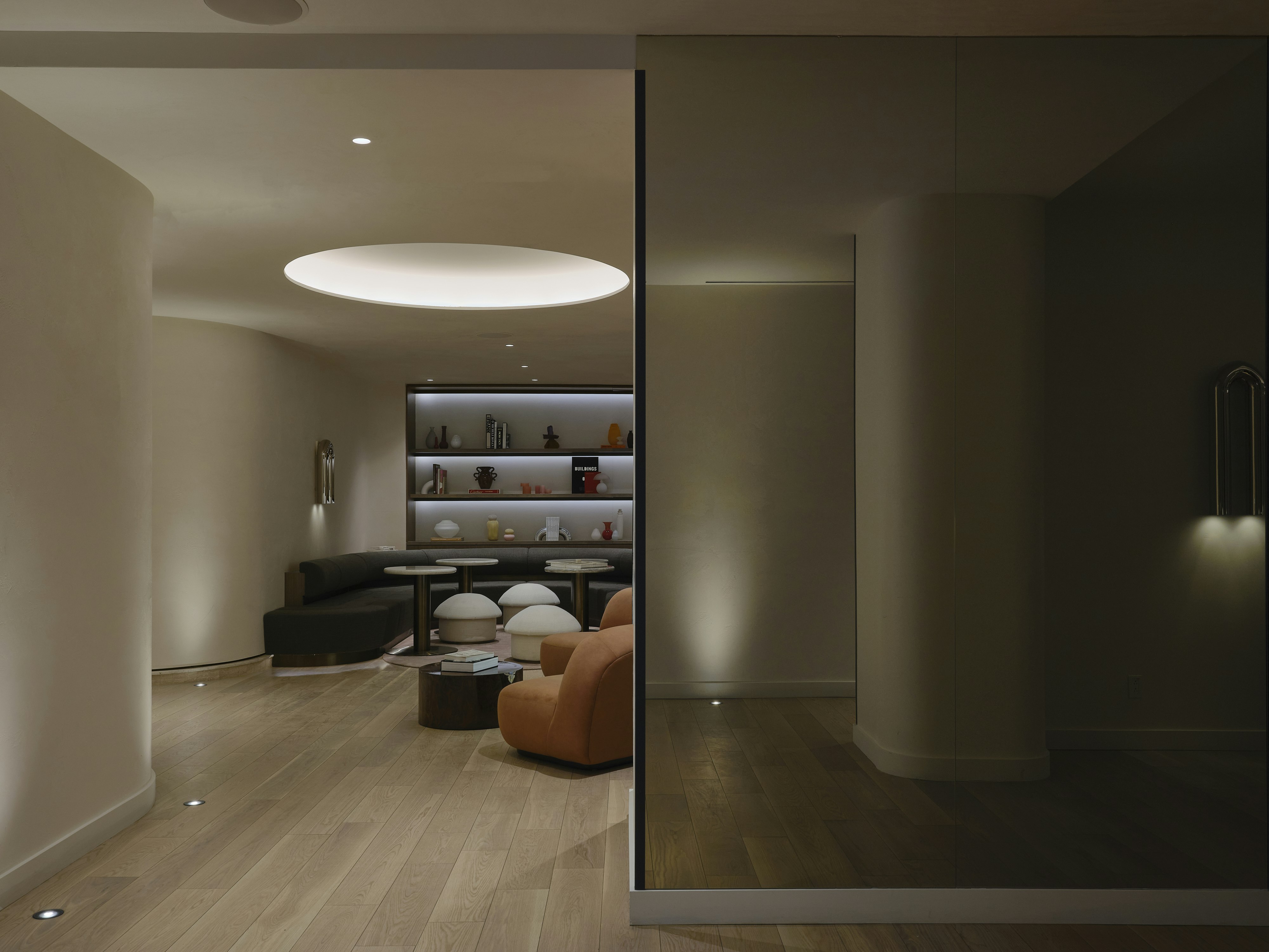 Vogue Hotel Montreal Downtown, Curio Collection by Hilton 20/50