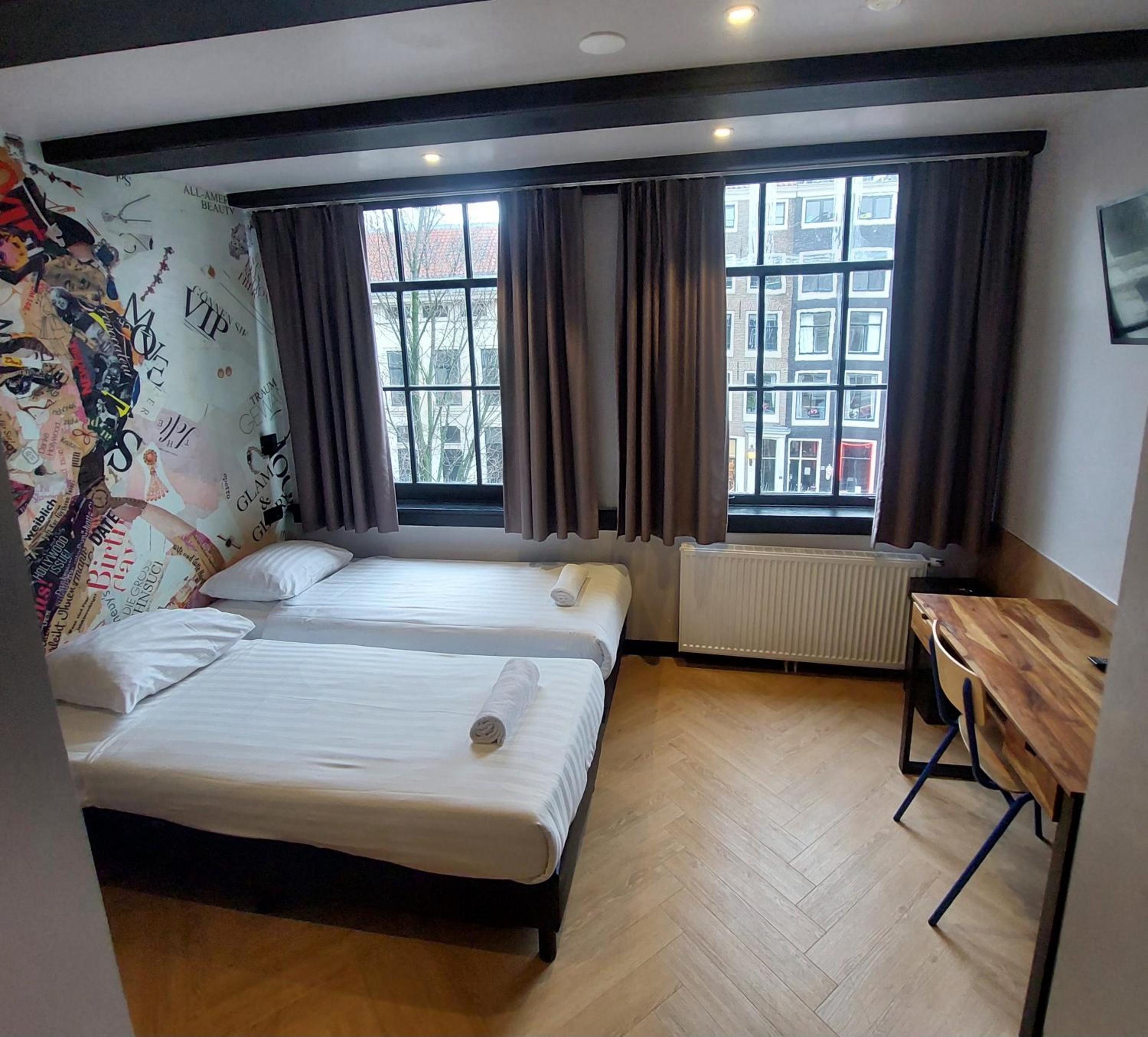 Private, Twin Beds