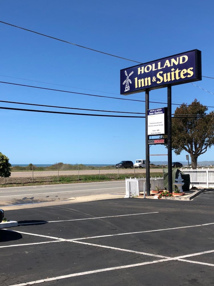 Holland Inn And Suites 28/51