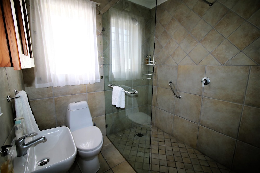 Baywatch Villa Guest House And Self Catering Accommodation 48/50