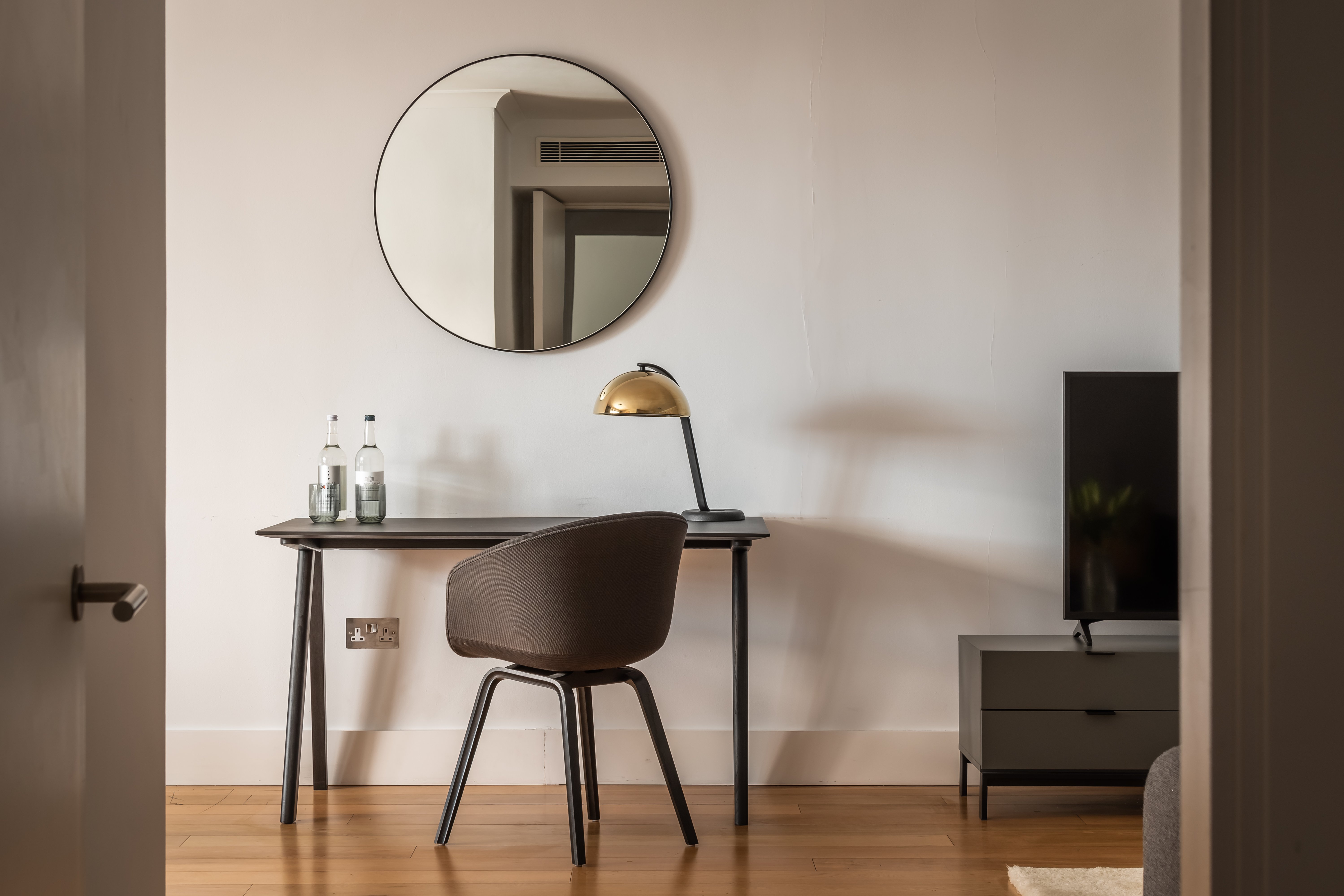 Lobby at Monarch House - Serviced Apartments - Kensington, LONDON