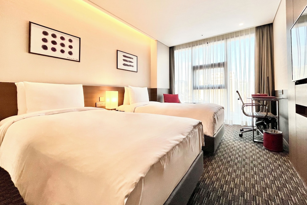 Premier, Twin Beds