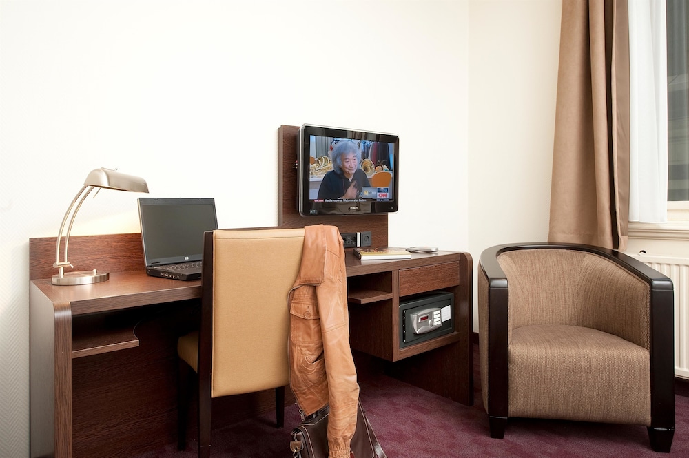 BEST WESTERN DAM SQUARE INN 47/54