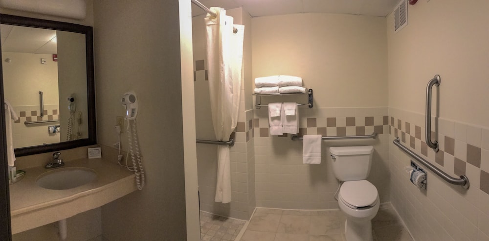 AmericInn by Wyndham Waconia 28/80